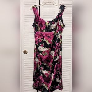 Fitted dress, floral Maggie London petite 14